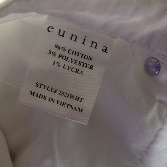 White highrise jean shorts - Picture 4 of 4